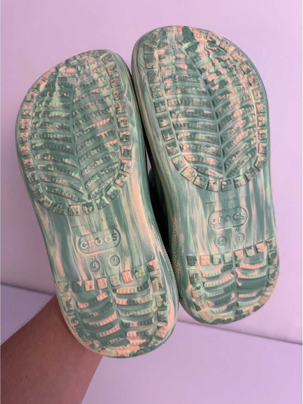 Crocs Classic Crush Marbled Platform Clogs Jade Green Multi - Mens 5 | Womens 7 - Picture 5 of 8